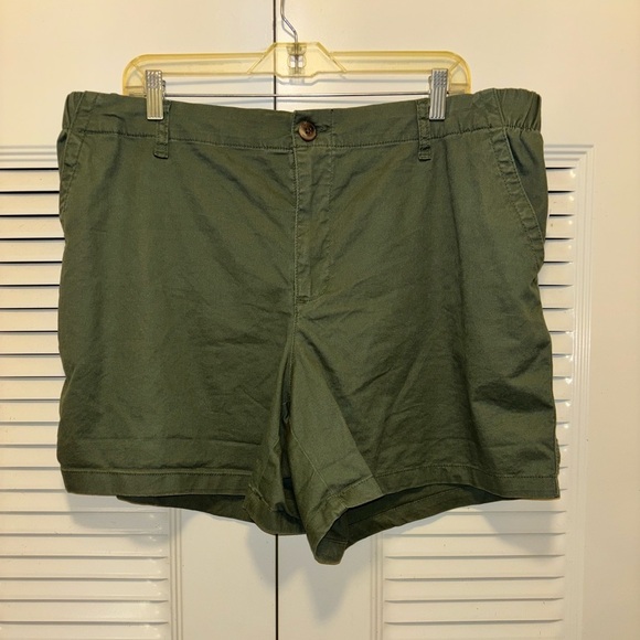 Old Navy Green High Waist Shorts - Picture 1 of 5